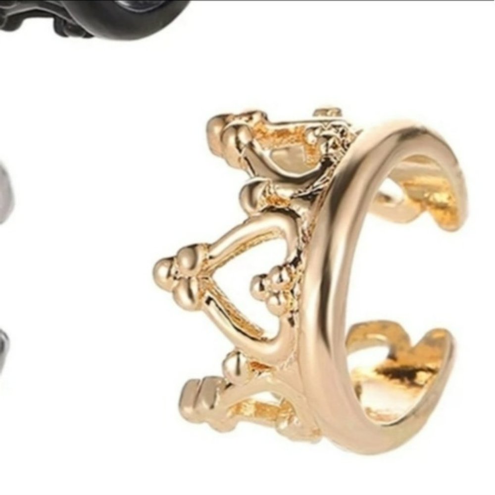 *Abigail** Heart Crown Cuff Earring - Picture 3 of 3